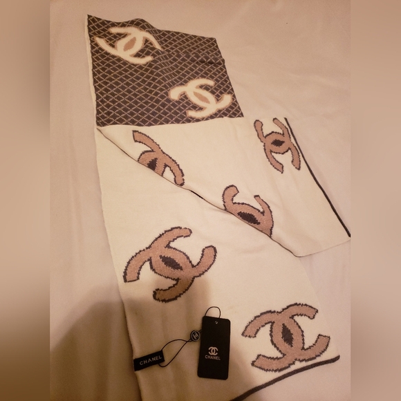 CHANEL Elegant Cream,Grey And White Logo Scarf - Picture 1 of 2